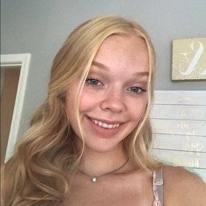 Meet your Posher, Kendra